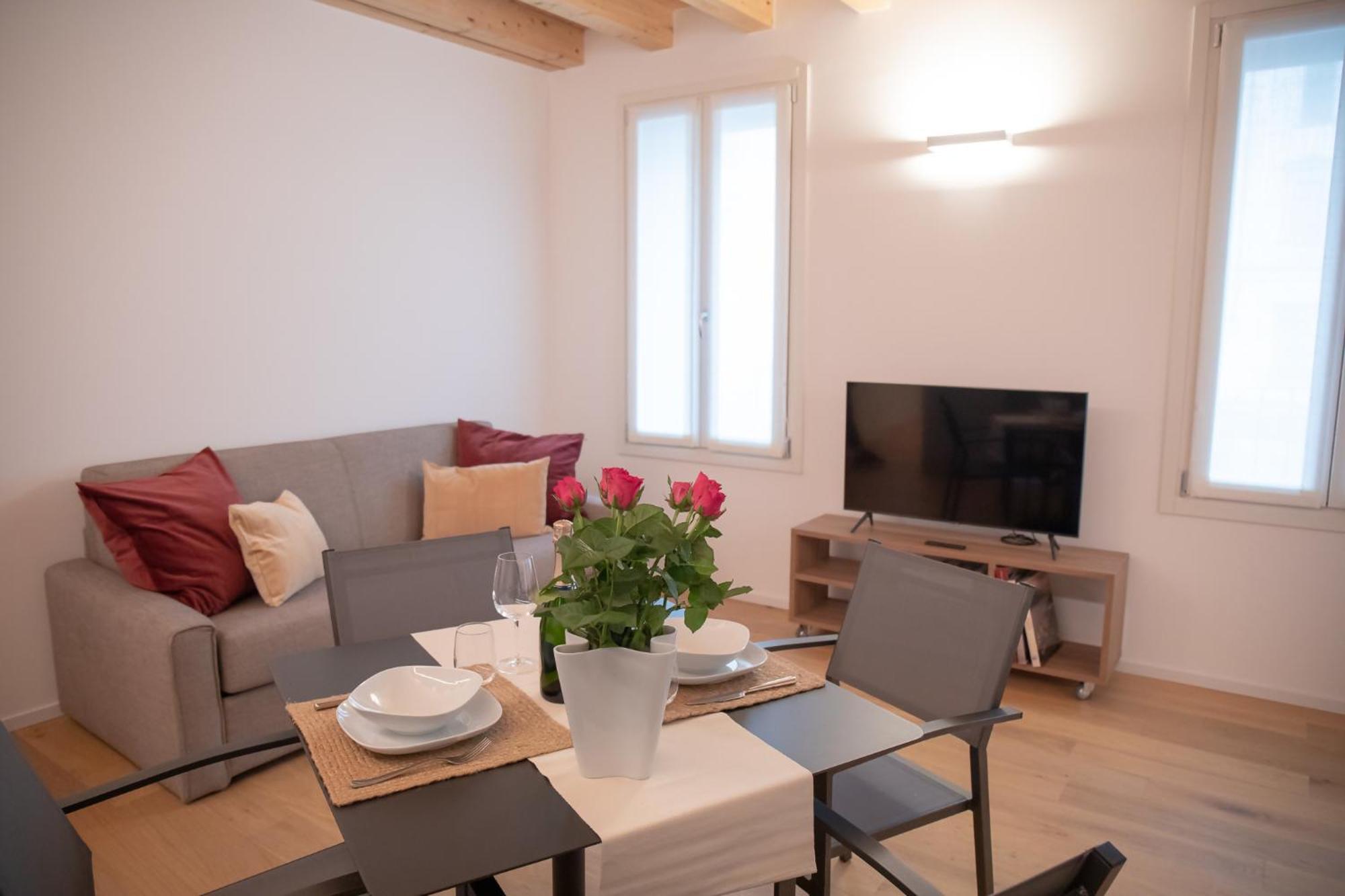 Amendola City View Apartments Suite Romantica Côme Esterno foto